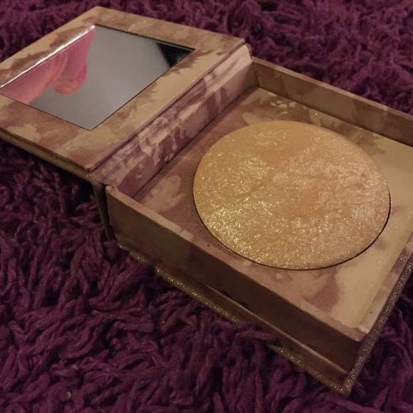 Urban Decay Illuminated