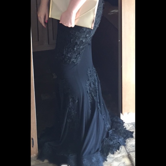 Lace black evening gown - Picture 3 of 4