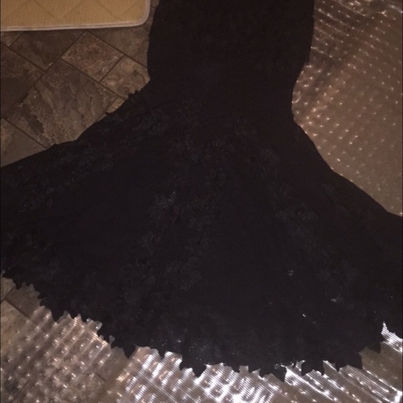 Lace black evening gown - Picture 4 of 4