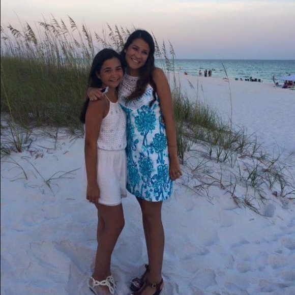 Meet Your Posher - Lori - Picture 2 of 3