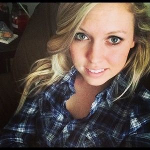 Meet your Posher, Kelli