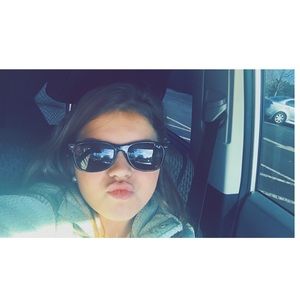 Meet your Posher, Grace