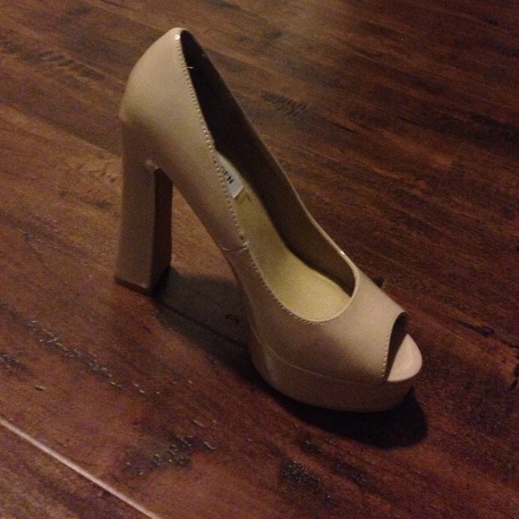 Nude Platform Peep Toe