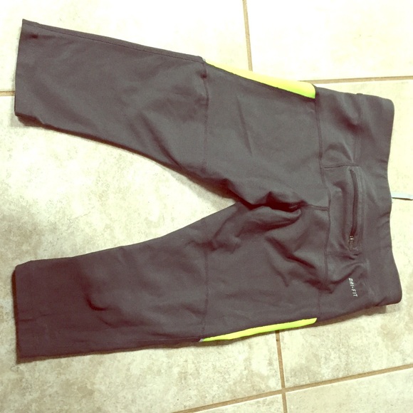 Nike DriFit crops