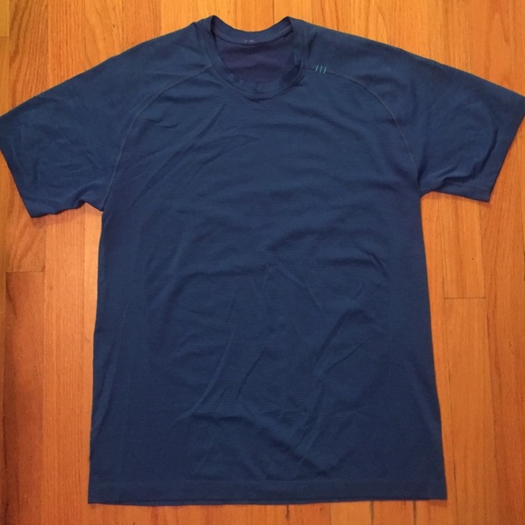 Men's Lululemon Athletic Tee Size M