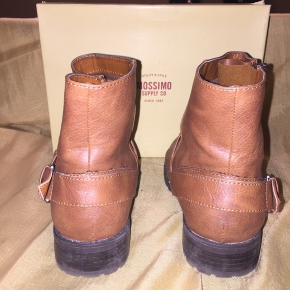 Stylish Utility Boot - Picture 2 of 4