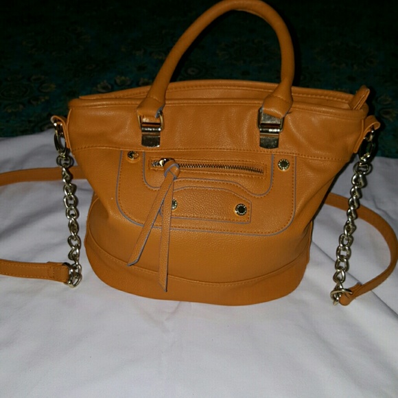 Steve Madden Handbags - Steve Madden mustard purse