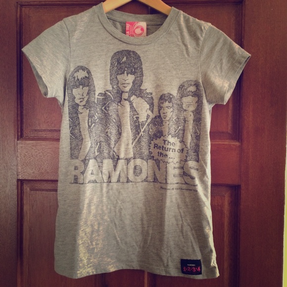 Zara Ramones Shirt