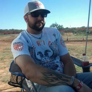 Meet your Posher, Levi