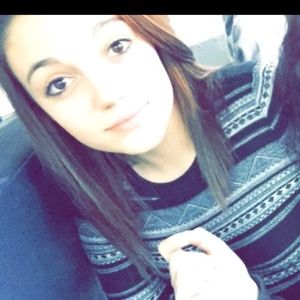 Meet your Posher, Alexis