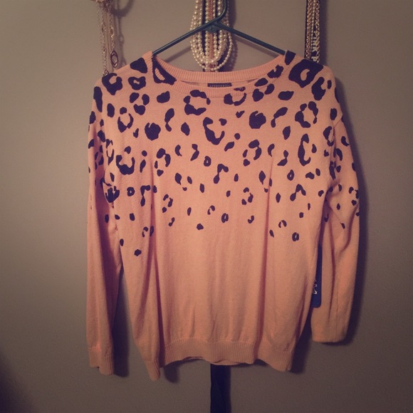 Forever 21 leopard sweater.  Gorgeous!!!