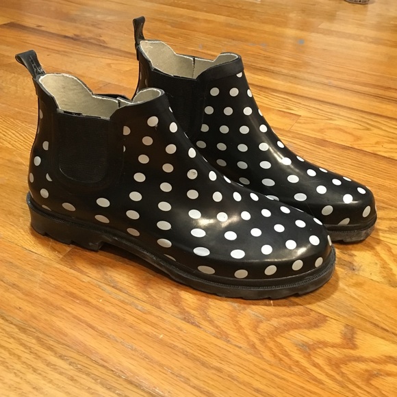 Polka dot ankle rain boots