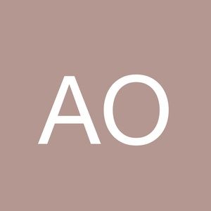 Meet your Posher, Aly