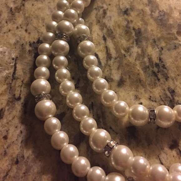 Pearl necklace/bracelets - Picture 2 of 3