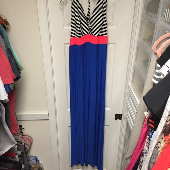 ❌SOLD❌Halter Maxi Dress