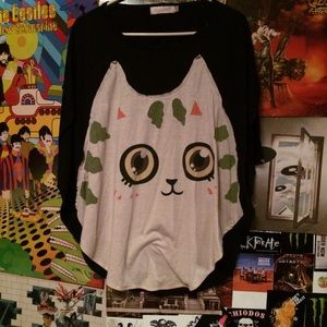 Cat batwing sleeve top