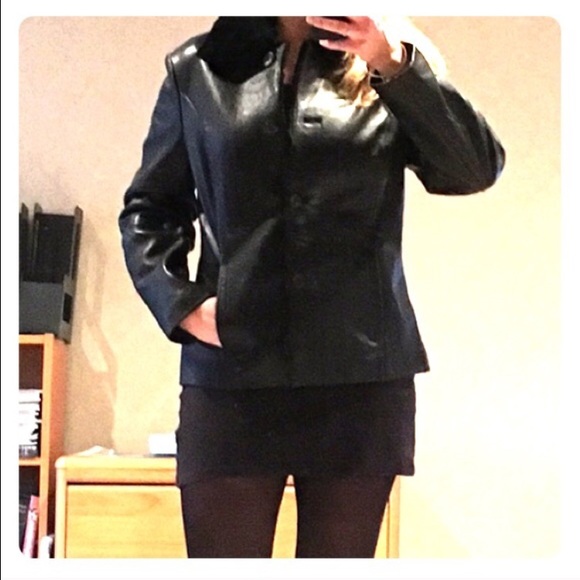 NEW‼️ Genuine Leather Jacket w/ Faux Fur Collar - Picture 2 of 5