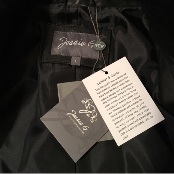 NEW‼️ Genuine Leather Jacket w/ Faux Fur Collar - Picture 4 of 5