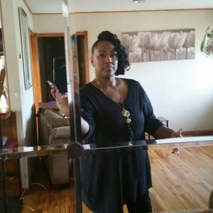 Meet your Posher, Ina