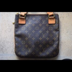 Louis Vuitton Pochette Bosphore Shoulder Bag