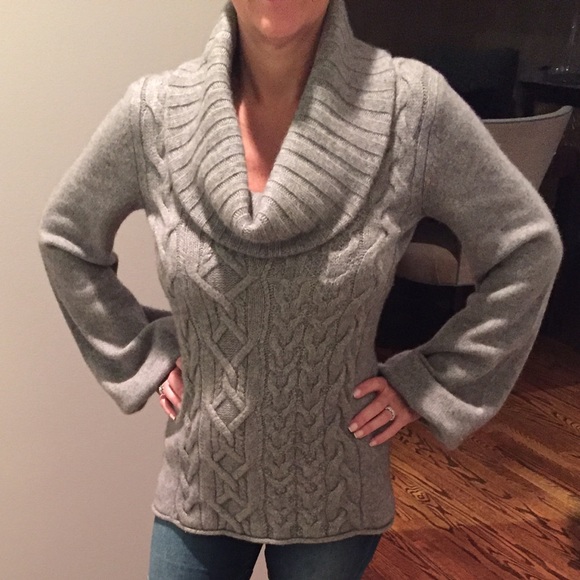 Dana Buchman Sweaters - Dana Buchman Gray Cowlneck Puffy Sleeve Sweater