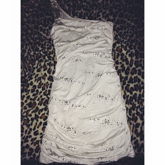 White homecoming dress - Picture 1 of 1