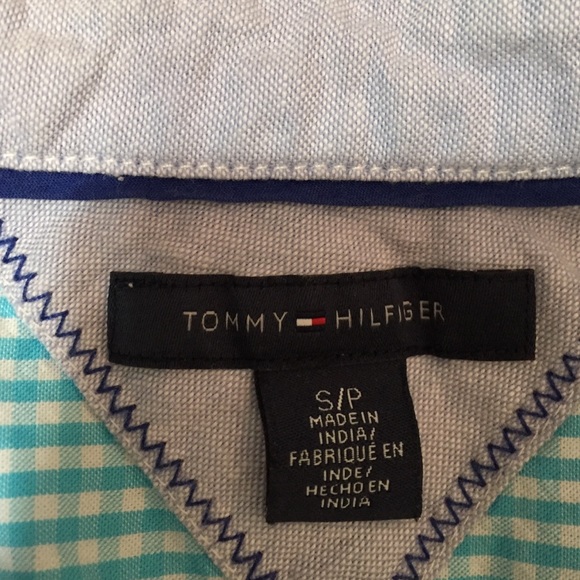Tommy Hilfiger button up - Picture 2 of 2