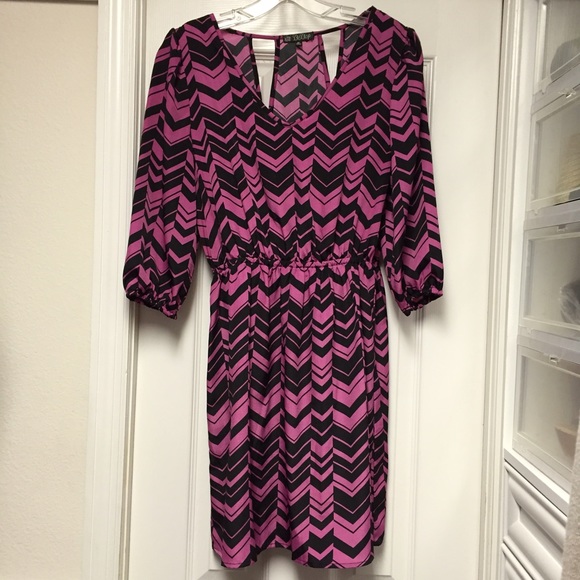 ❌SOLD❌Pink and Black 3/4 Sleeved Dress