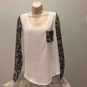 Long sleeve leopard pocket and sleeves blouse