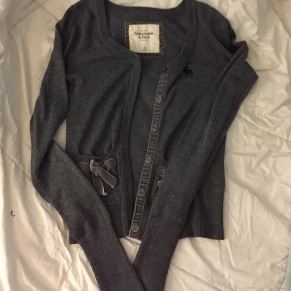 A&F grey cardigan !