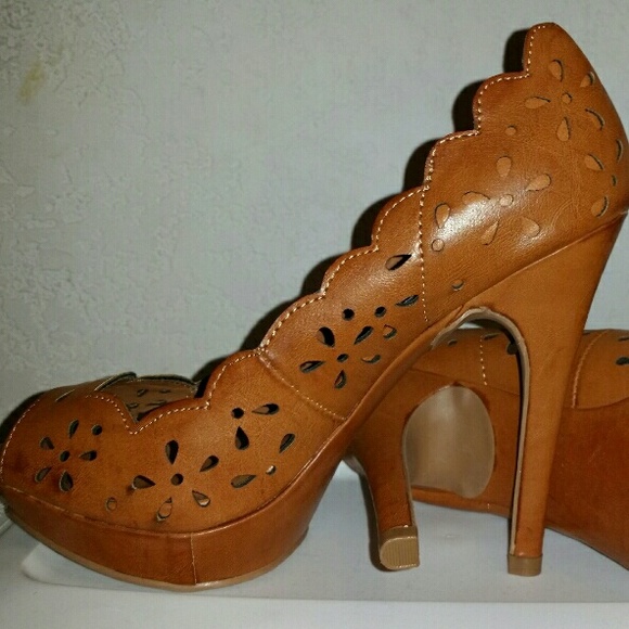 Cognac Open Toe Pump