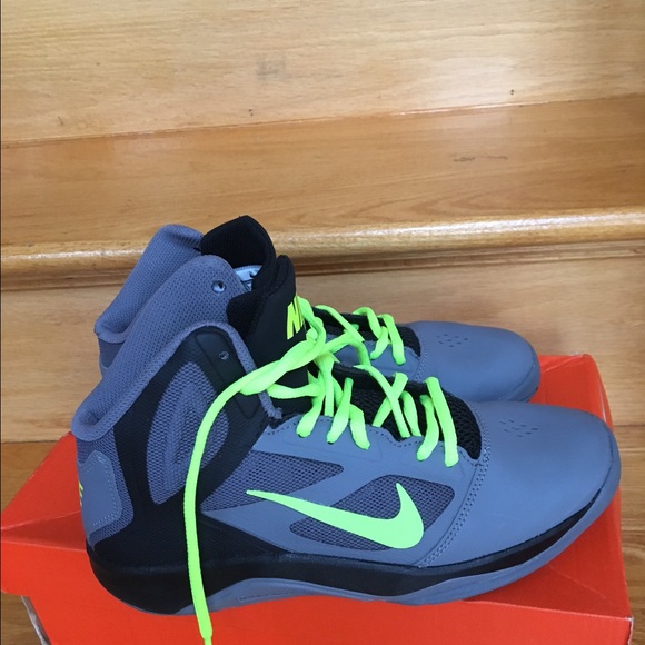 Nike sneakers . - Picture 3 of 4