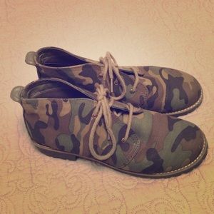 Women's Camouflage Boots 🌲🌿