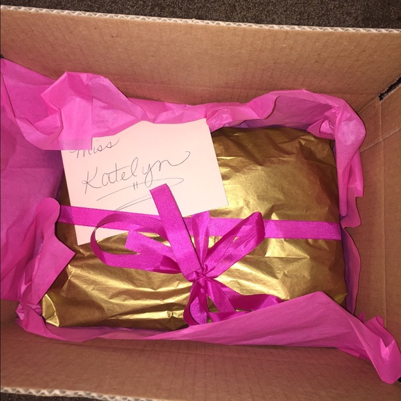 Shop assured! 😘😁 - Picture 3 of 3