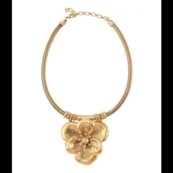 Stella and Dot Gold Bloom Necklace