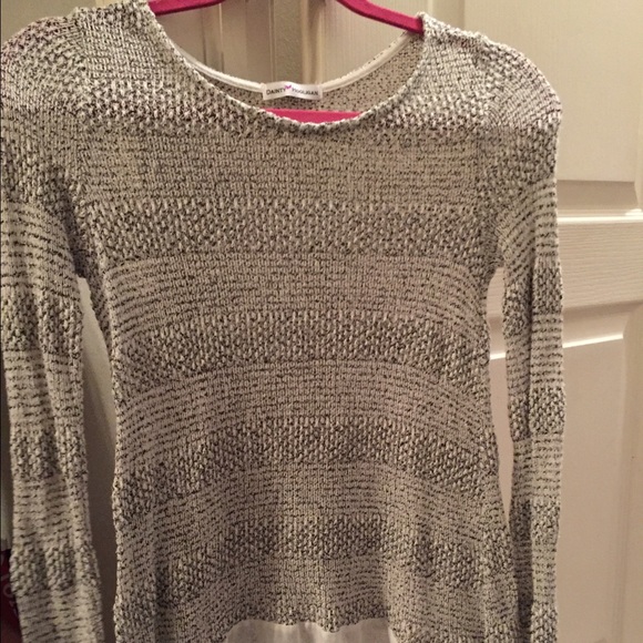 Thin sweater