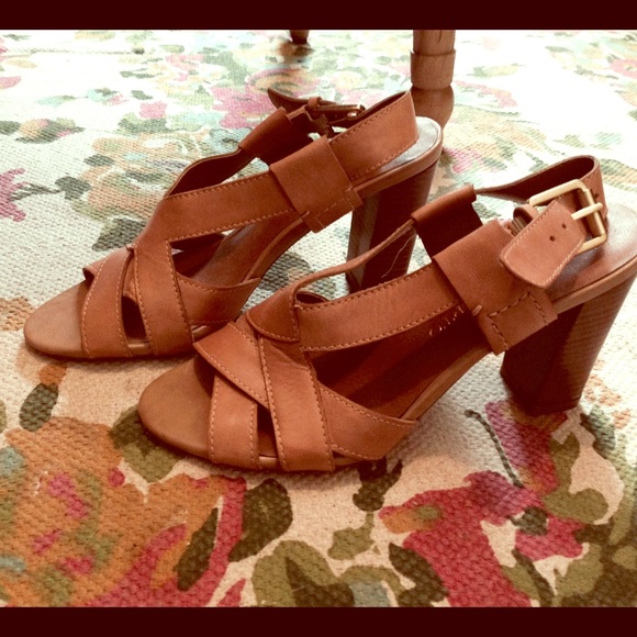 Franco Sarto nude heel sandal size 6
