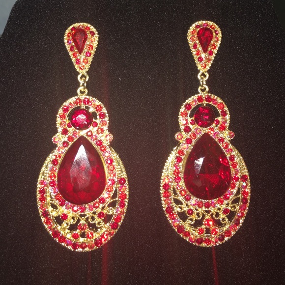 4/8 HP🎉NEW Gorgeous earrings - Picture 2 of 3