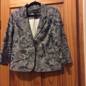 DKNY JEANS Gray Camo Denim Blazer