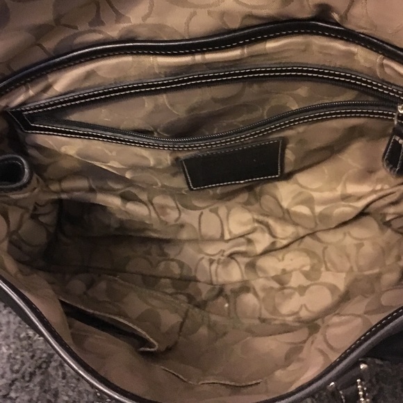 Black coach handle purse - Picture 3 of 4