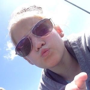 Meet your Posher, Mackenzie