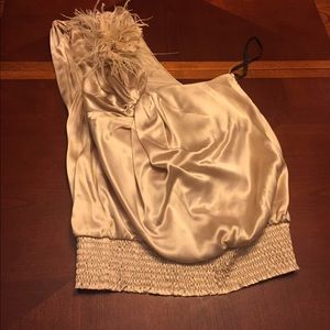 bebe top with feather piece-cream