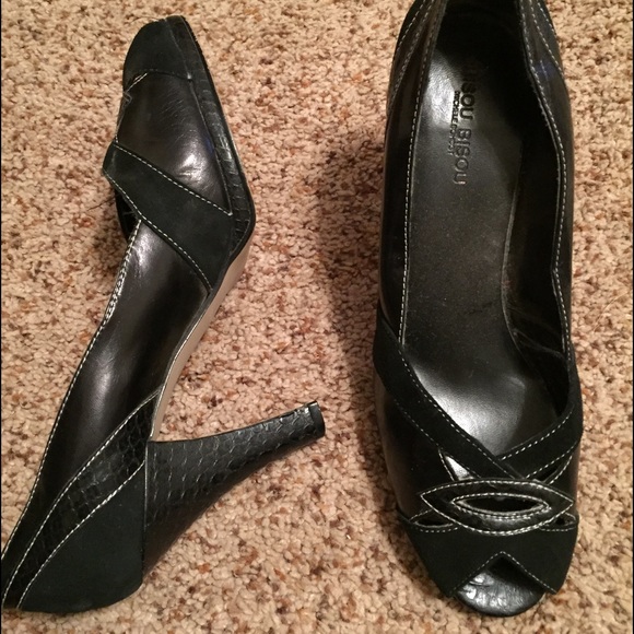 Black Peep Toe Heels - Picture 1 of 1