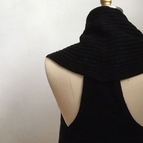 Sweaters - 🌳🌿SWEATER VEST WITH RACER BACK