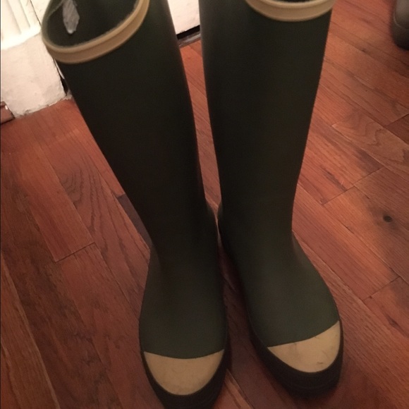 American Eagle Rainboots