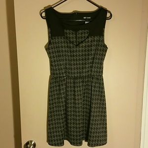 Hot Topic heart cut out houndstooth dress