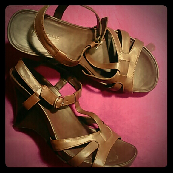 Michelle D Sandals - Picture 1 of 2
