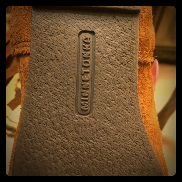 Additional Pictures-Minnetonka Suede Fringe Boots