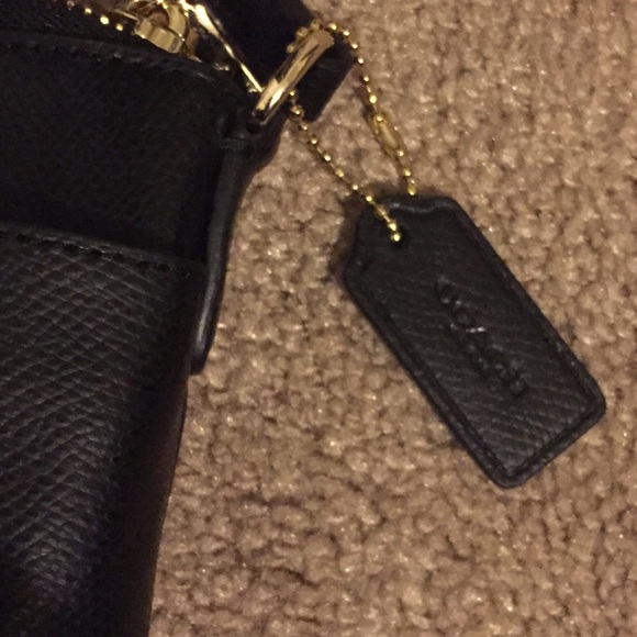 Coach Crossbody. - Picture 4 of 4