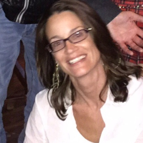 Meet your Posher, Jill-TOP SELLER/TOP RATED SELLER - Picture 2 of 4